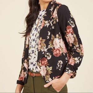 EUC Silky black floral blazer